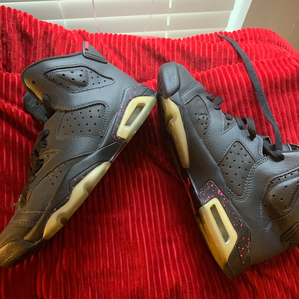Jordan 6 Anthracite Hyper Pink -4Y
